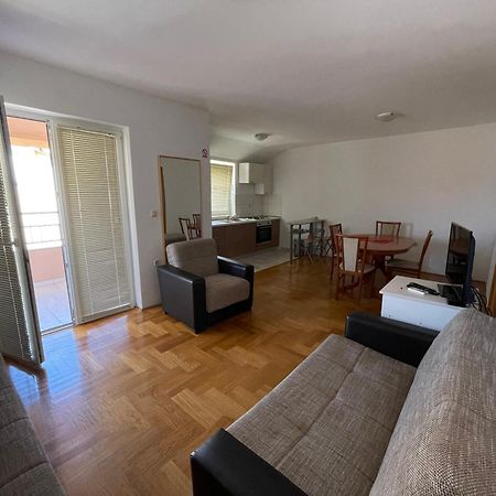 Apartments Dunja Malinska Luaran gambar