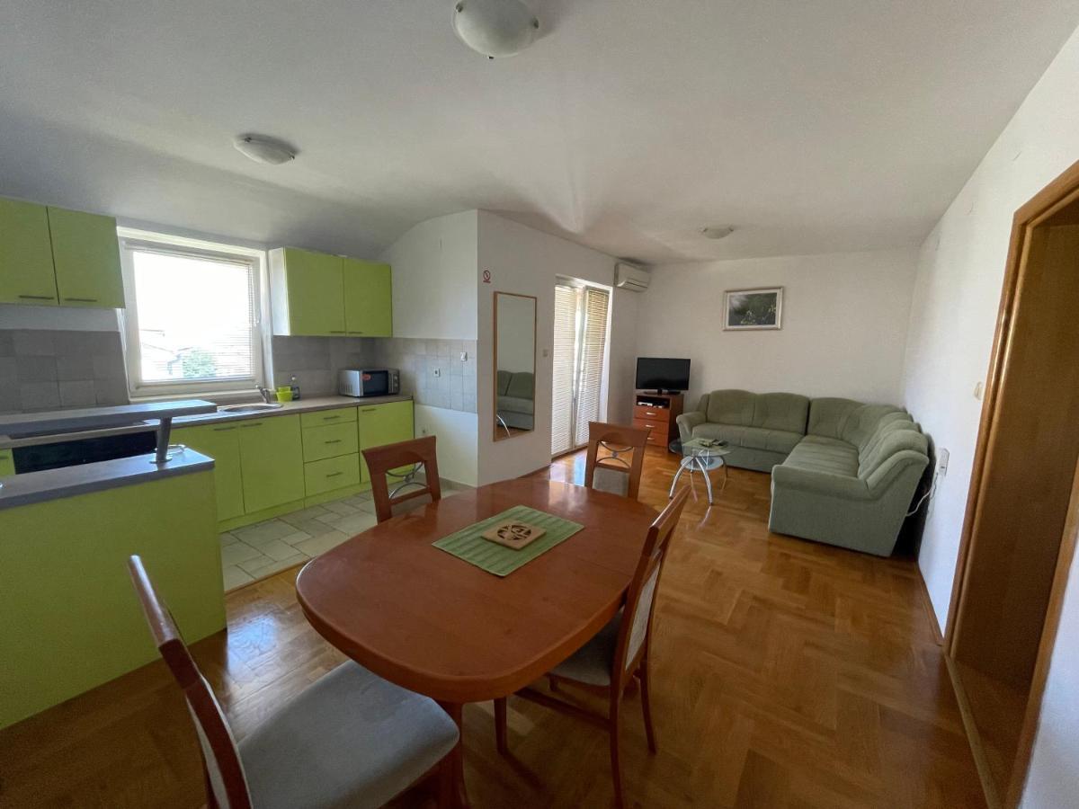 Apartments Dunja Malinska Luaran gambar
