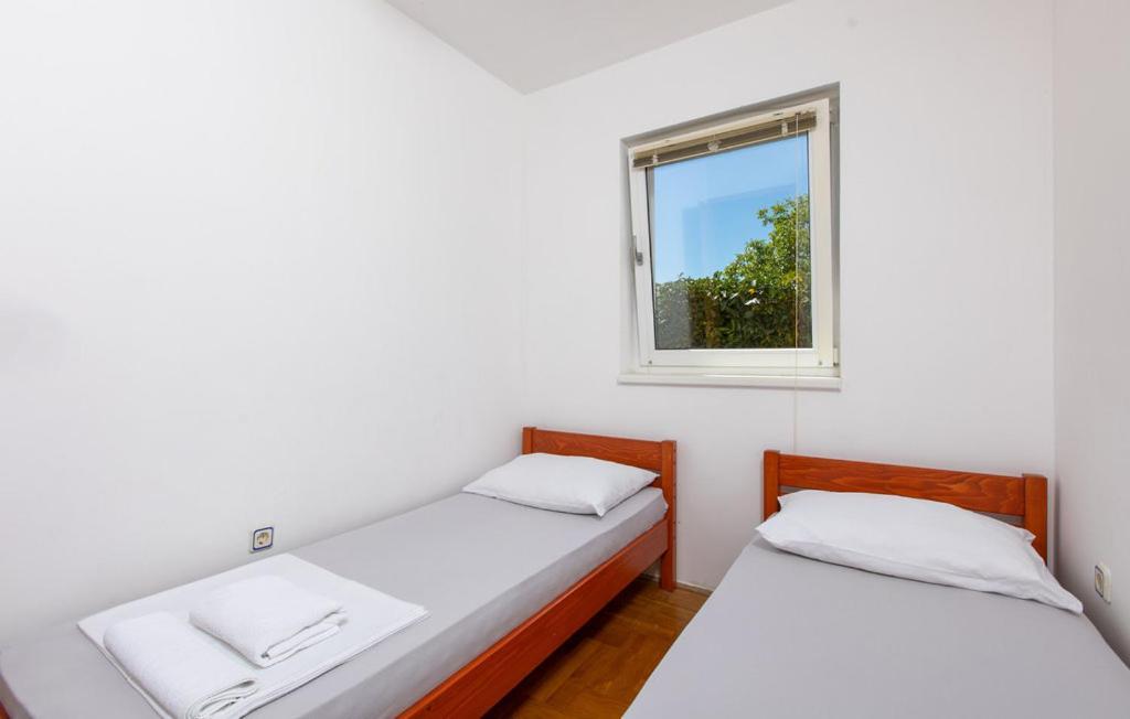 Apartments Dunja Malinska Luaran gambar