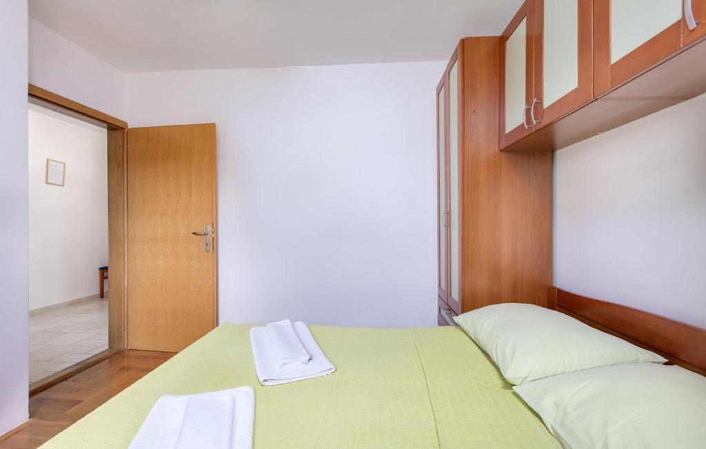 Apartments Dunja Malinska Luaran gambar