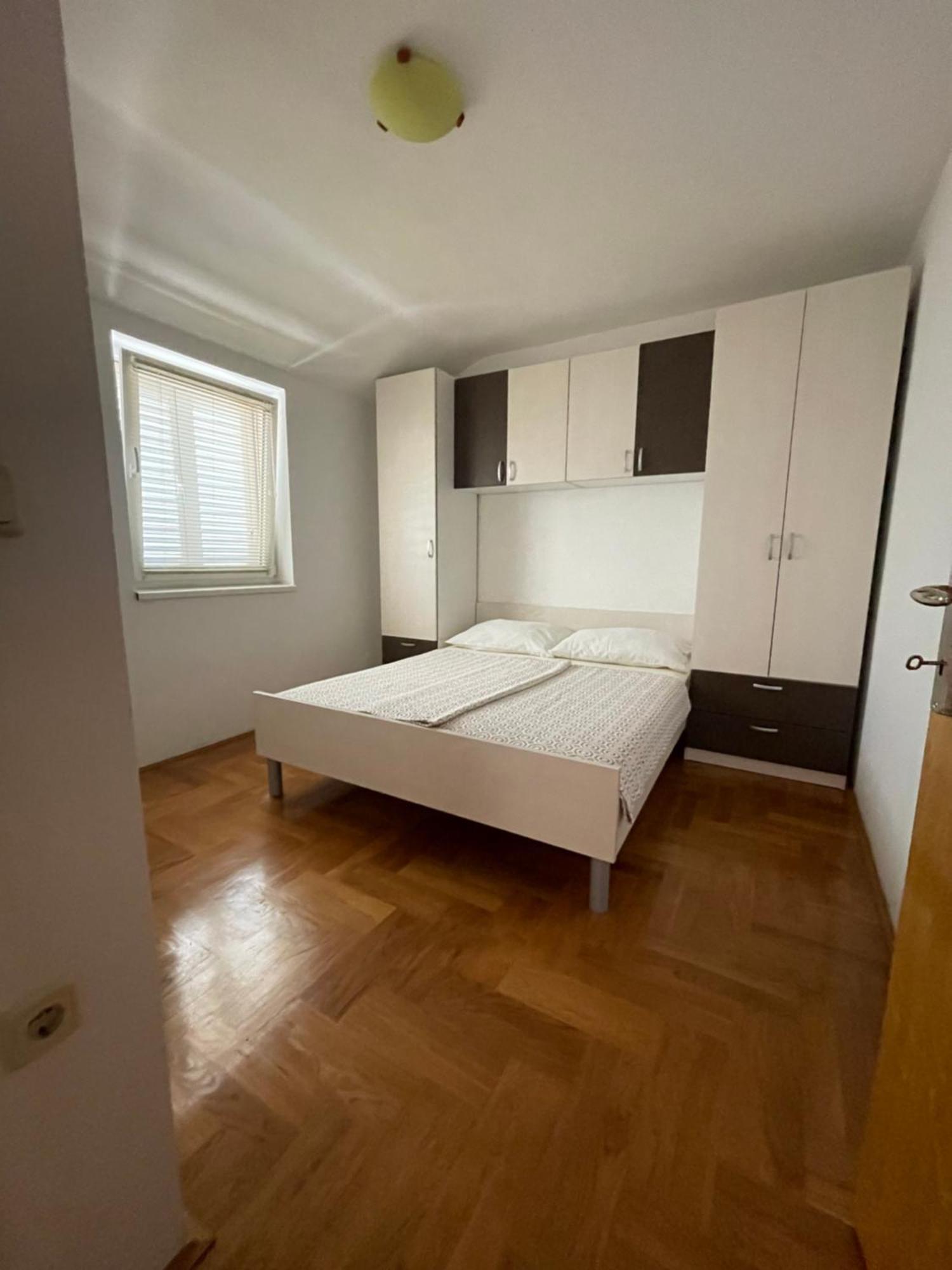 Apartments Dunja Malinska Luaran gambar